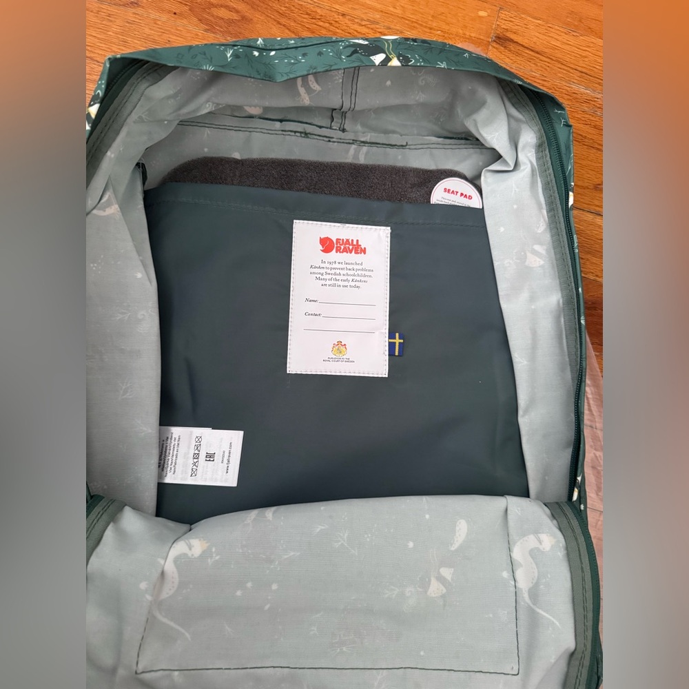 Fjällräven Kånken Backpack Forest Green Fox Print New with Tags 16L - Picture 4 of 4